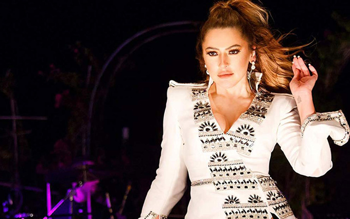 Hadise sözünü tuttu epilepsi hastası Eda Nur'la buluştu en özel anları paylaştı