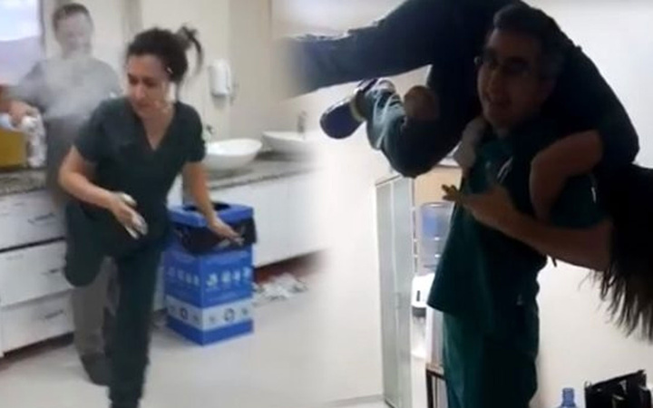 Doktor ve hemşirelerden acil serviste köpük partisi! Seks iddialarıyla çalkalanmıştı