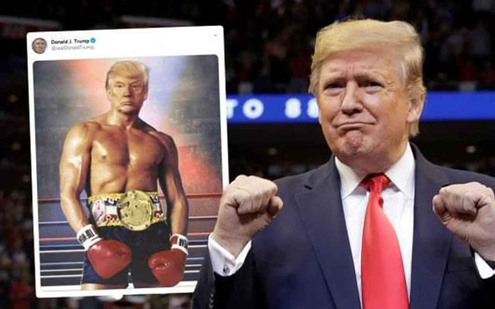ABD Başkanı Donald Trump 'acı yok' notuyla İtalyan aygırı Rock Balboa pozu verdi