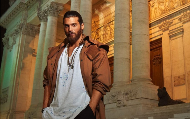 Can Yaman'a ünlü kadın oyuncular posta koydu! Takipten çıkardılar