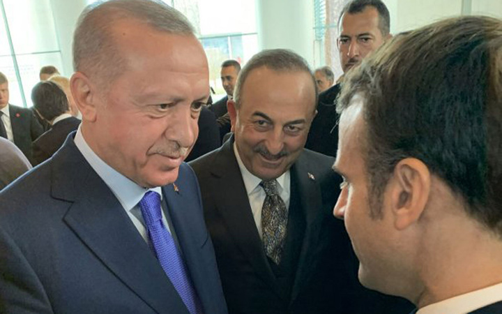 Cumhurbaşkanı Erdoğan ve Macron'dan samimi pozlar