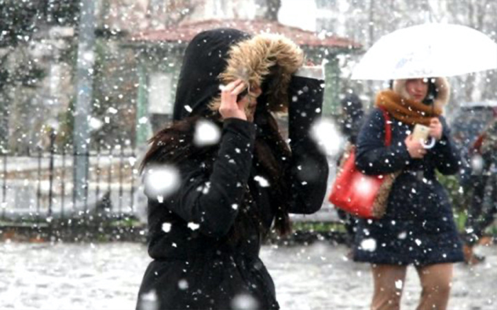 Perşembe İstanbul'da kar yağacak sıcaklıklar 8-10 derece düşecek!
