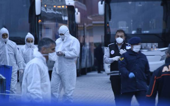 Koronavirüsü pozitif çıkan umreciler hastanede