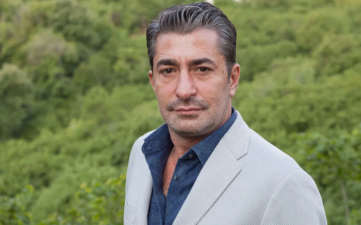 ATV Gel Dese Aşk dizisinin oyuncusu Erkan Petekkaya'dan Nurgül Yeşilçay'a cevap