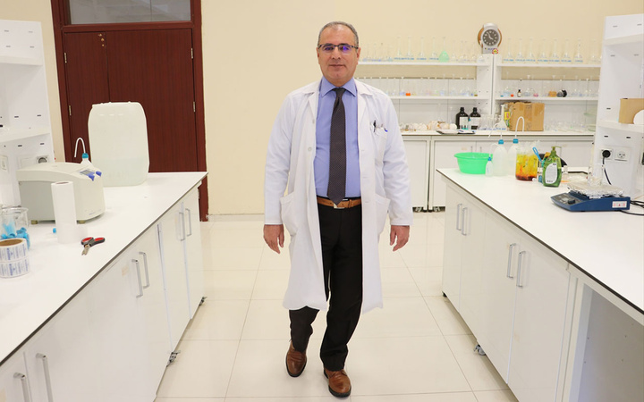 Teröristlerin baskınından samanlıkta saklanarak kurtuldu profesör oldu