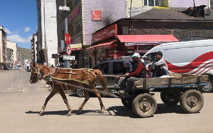 En az korona olan Kars'ta sayıyı patlattı! Boğa kesip dağıtmış