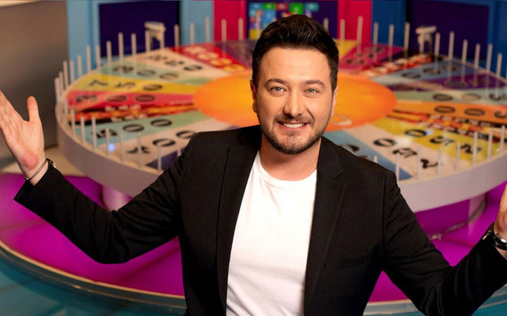 Kanal D Çarkıfelek sunucusu Onur Büyüktopçu : Bu bize tokat oldu