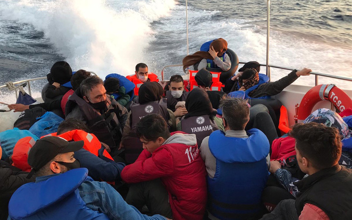 Çanakkale açıklarında 125 sığınmacı kurtarıldı