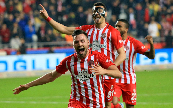 Sinan Gümüş paylaşılamıyor! Fenerbahçe'ye rakip çıktı