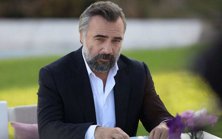 Oktay Kaynarca Gizem Acar'la aşk yaşıyor böyle yakalandı! 30 yaş küçük sevgili