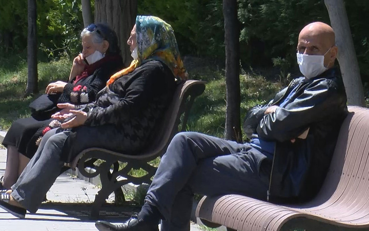 65 yaş üstüne sokağa çıkma yasağı gelen iller listesi 39 şehir var
