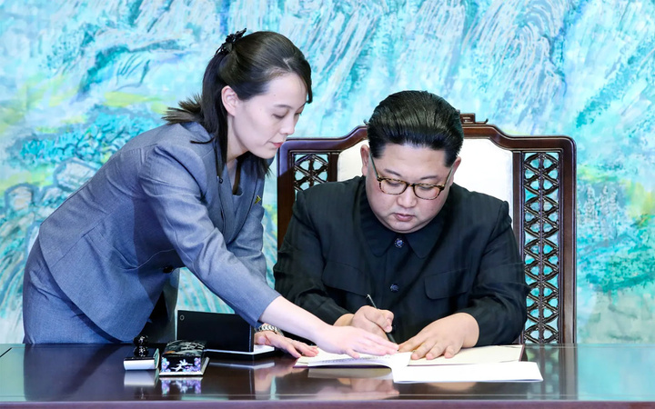 Kuzey Kore lideri Kim Jong-un komada! Kız kardeşi Kim Yo-jong yönetime el koydu Kim Yo-jong kimdir