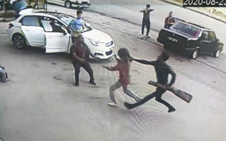 Ankara'da dehşete düşüren olay! Evi terk eden eşini sokakta tüfekle kovaladı