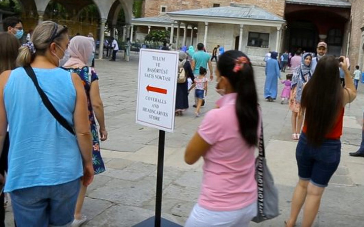 Ayasofya'ya bu kişiler artık giriş yapamayacak! Standlar kuruldu