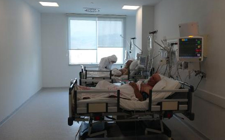 Koronavirüsü yenen hastadan ibretlik sözler: Bir nefes için servetinizi veriyorsunuz