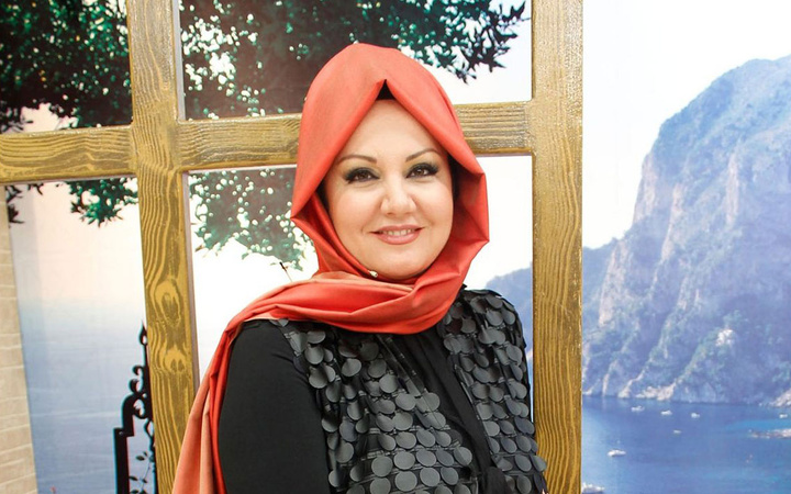 İkbal Gürpınar babasının koronavirüs olduğunu duyurmuştu bir haftada vefat etti