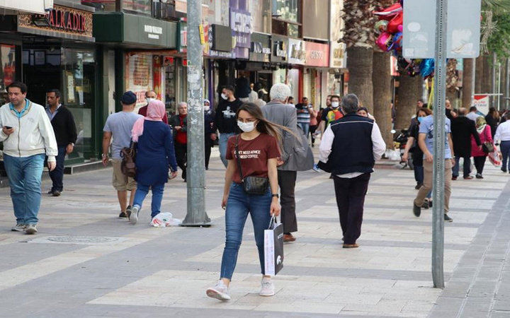 Türkiye'de yeni koronavirüs tedbirleri 12 şehir için 'yurt' kararı alındı