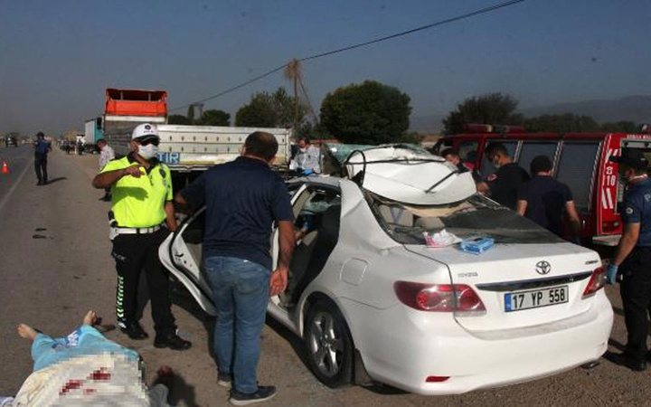 Tokat'ta feci kaza! Otomobil park halindeki tıra çarptı: 2 ölü, 2 yaralı