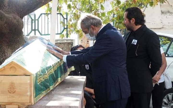 Yavuz Bingöl kardeşini kanserden kaybetti cenazede güçlükle ayakta kaldı