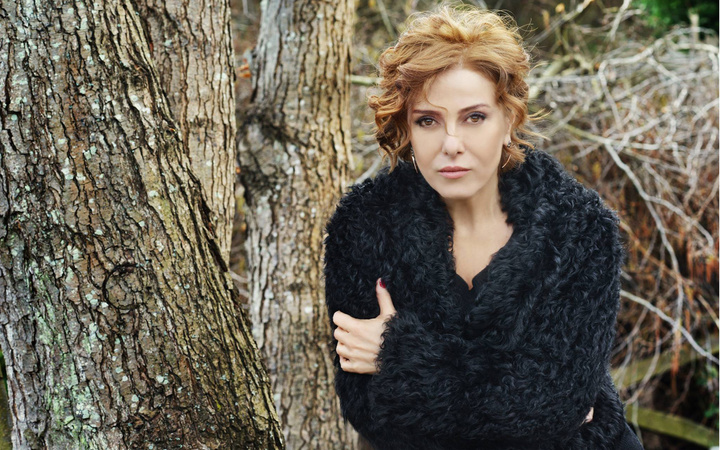 Zuhal Olcay Show TV Alev Alev dizisinin kadrosuna katıldı bakın hangi rolde
