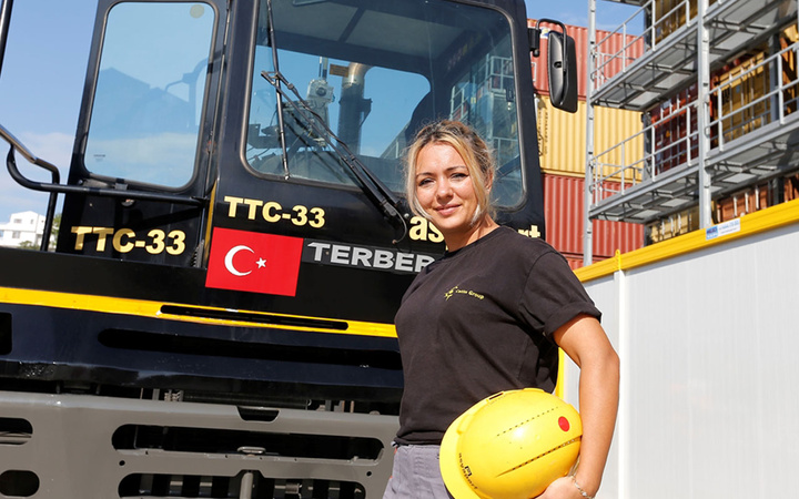 Korkarak başladı usta oldu Tekirdağ'da TTC operatörü kadın 'dünyanın yükünü' taşıyor