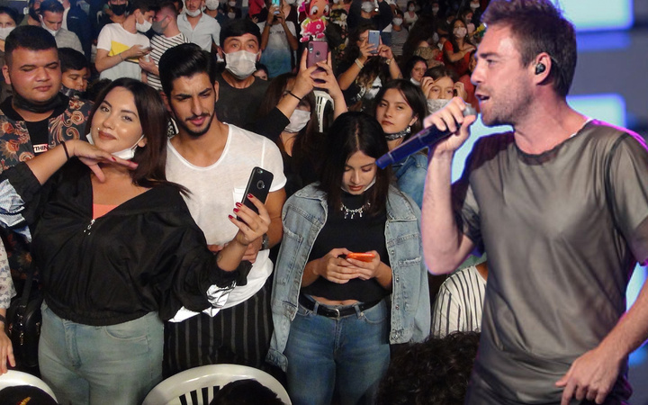 Murat Dalkılıç konserinde pes dedirten görüntüler! Büyük tepki çekti