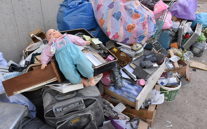 İzmir'deki depremde çöken Doğanlar Apartmanı'ndan geriye hüzün dolu anılar kaldı