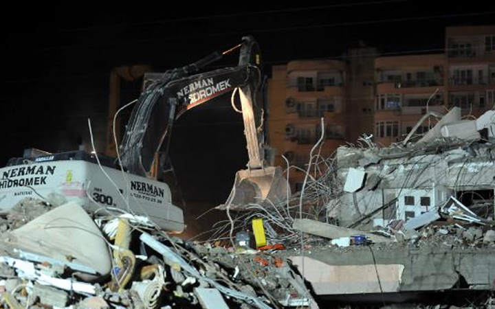 İzmir'deki depremde can kaybı 109'a yükseldi