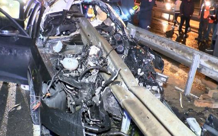 Sarıyer'de bariyerler otomobile ok gibi saplandı: 1 kişi hayatını kaybetti