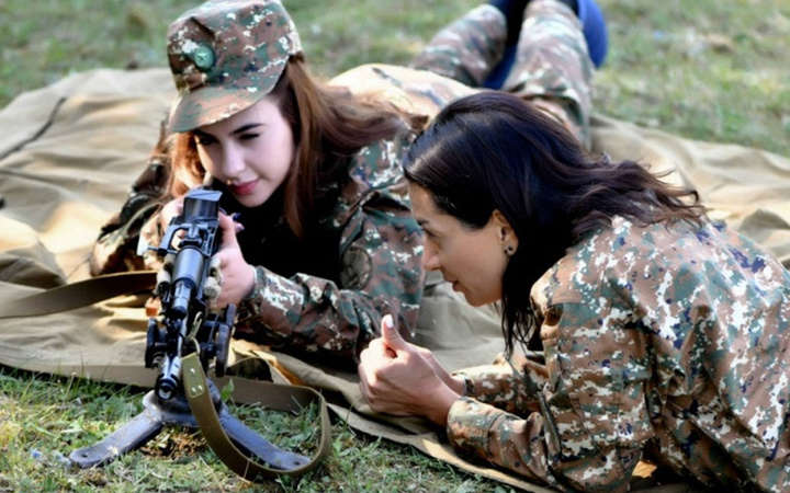 Paşinyan'ın eşi kadın asker yetiştiriyor! Karabağ'da çatışacaklar