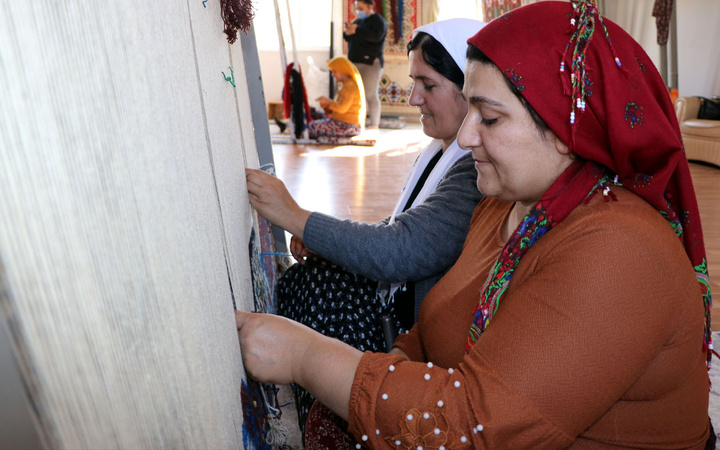 Van'da 80 kadın üretiyor Avrupa'dan sipariş yağıyor! Fiyatı cep yakıyor