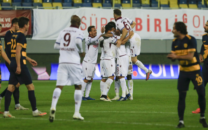 Trabzonspor deplasmanda Ankaragücü'nü tek golle geçti