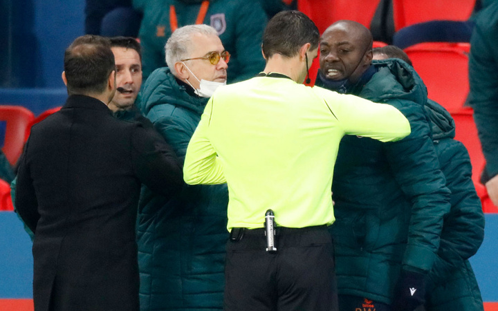 PSG Başakşehir maçında Webo'ya yapılan ırkçılık sonrası Rumenlerden çarpıcı yorum