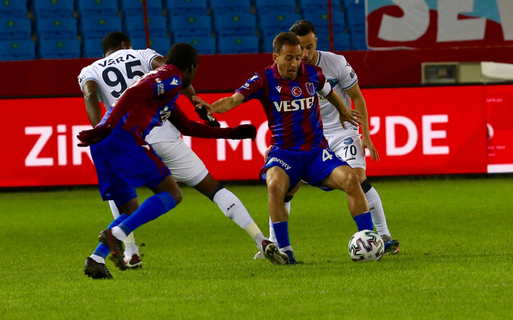 Adana Demirspor son kupa şampiyonu Trabzonspor'u penaltılarla eledi