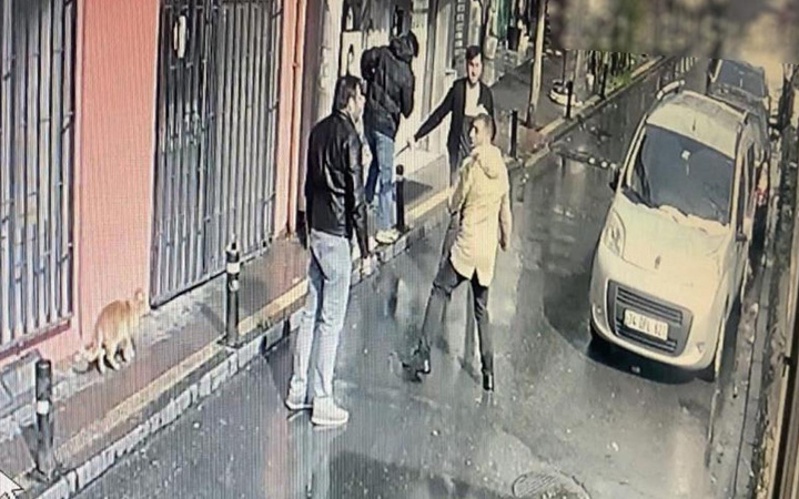 İstanbul'da kardeşlerin bıçaklı düellosü! Görüntüler dehşete düşürdü