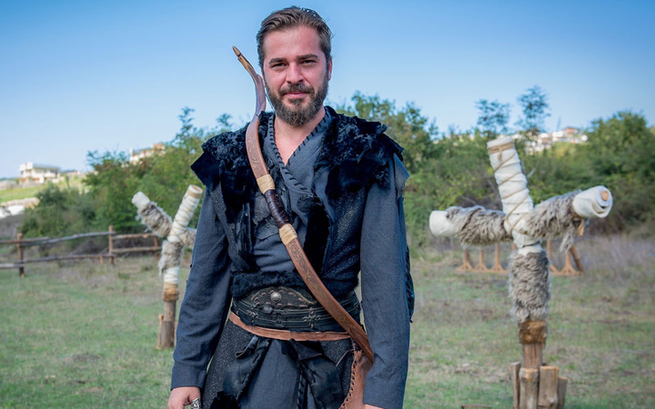 Engin Altan Düzyatan'ın partneri belli oldu herkes TRT1 Barbaros bekliyordu şaşırttı