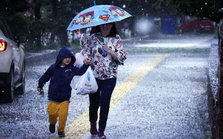 Meteoroloji saat verdi! İstanbulun da aralarında olduğu 6 ile sağanak uyarısı