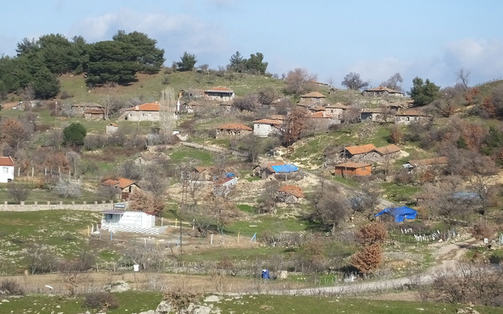 Balıkesir’in hayalet köyü! Sadece iki kişinin yaşadığı köy çöküyor
