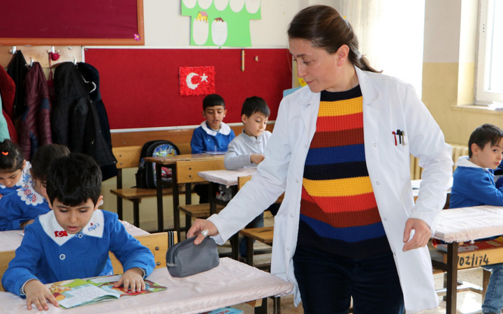 Erzurum'daki öğretmene dizilerden teklif yağıyor! Yaptıkları ağızları açık bıraktı
