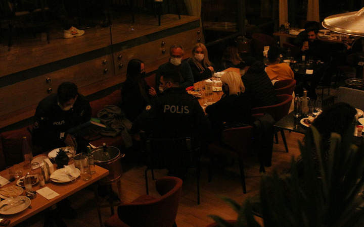 Nişantaşı'nda ünlü restorana koronavirüs baskını! 100 kişiye ceza kesildi