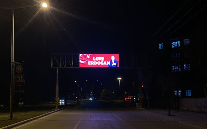 FETÖ'ye inat tüm Türkiye'de Love Erdoğan ilanları
