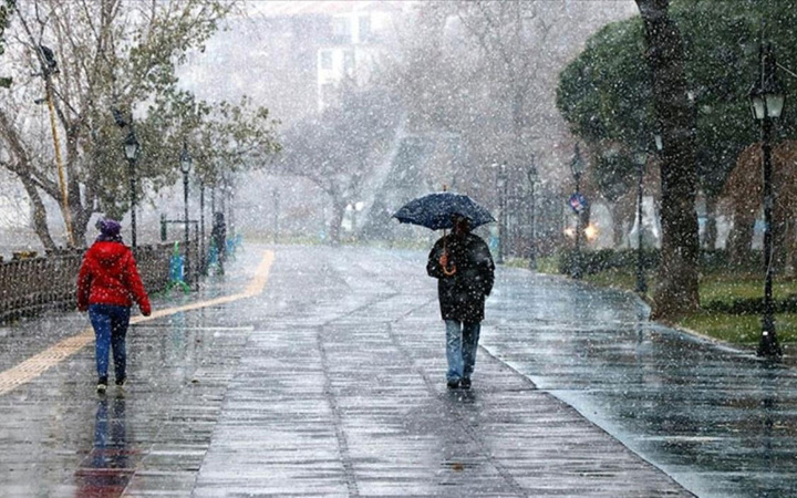 Sağanak ve kar yağışı uyarısı! Tüm yurtta etkili olacak saati de belli