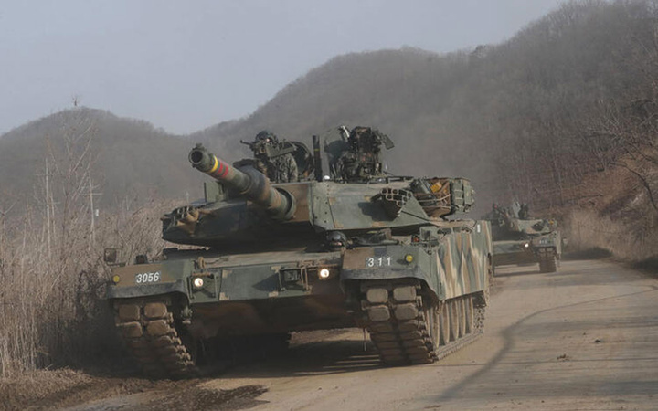 Yüzlerce tank harekete geçti! Dünyayı tedirgin eden görüntüler