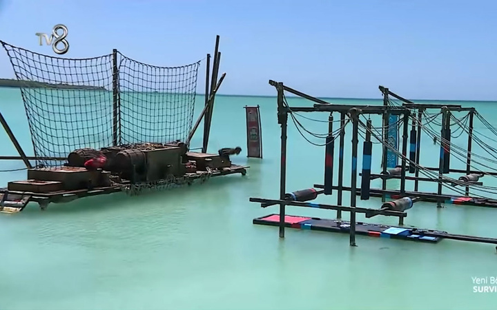 Survivor yarışmacıları tuvalet ödülü için kıyasıya yarıştı bakın hangi takım kazandı