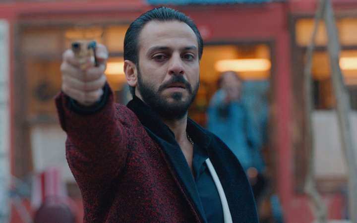 Çukur dizisinin Vartolu'sundan sürpriz proje Erkan Kolçak Köstendil sevindirdi