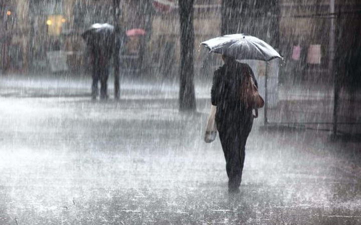 İstanbul'da sağanak yağmur! Kar Balkanlar'dan giriş yaptı soğuk hava ne kadar sürecek?