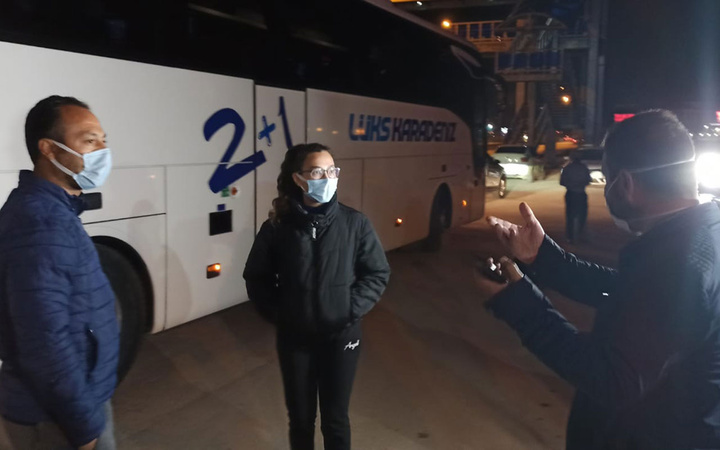 HES'te riskli grupta çıkan baba- kız karantinaya alındı! Anne evde pozitif karantinada