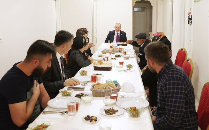 Başkan Erdoğan Dikmen ailesine misafir oldu