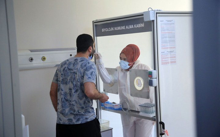 'Covid-19 savaşçısı' hemşireler, rahat nefes alacak günleri özlüyor