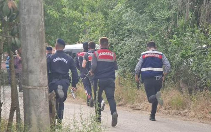 Kocaeli'de evlat dehşeti! Cinnet geçirip babasını öldürdü 3'ü jandarma 8 kişiyi vurdu